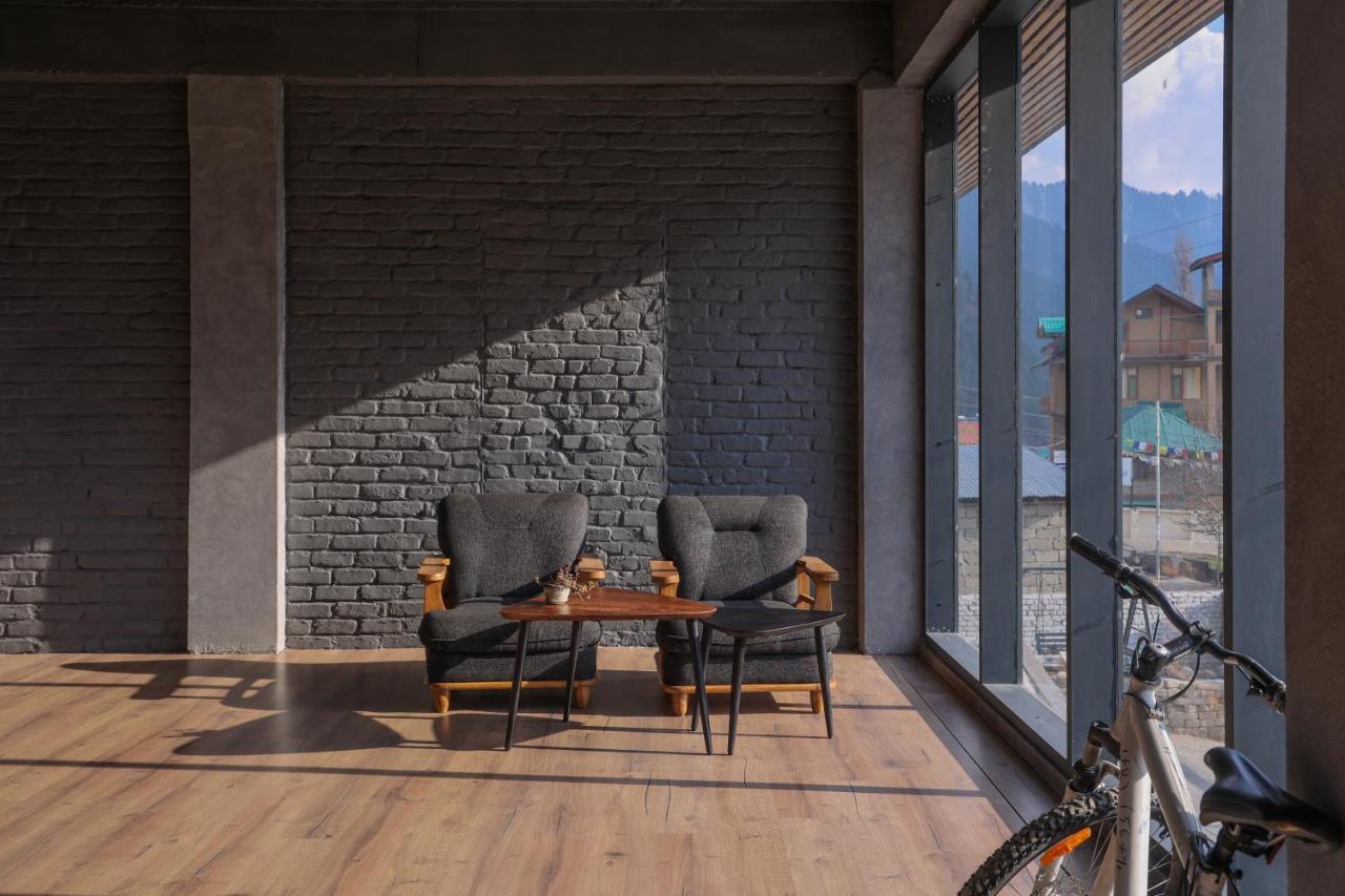 Hotel Warehouse X Poshtel Manāli Esterno foto